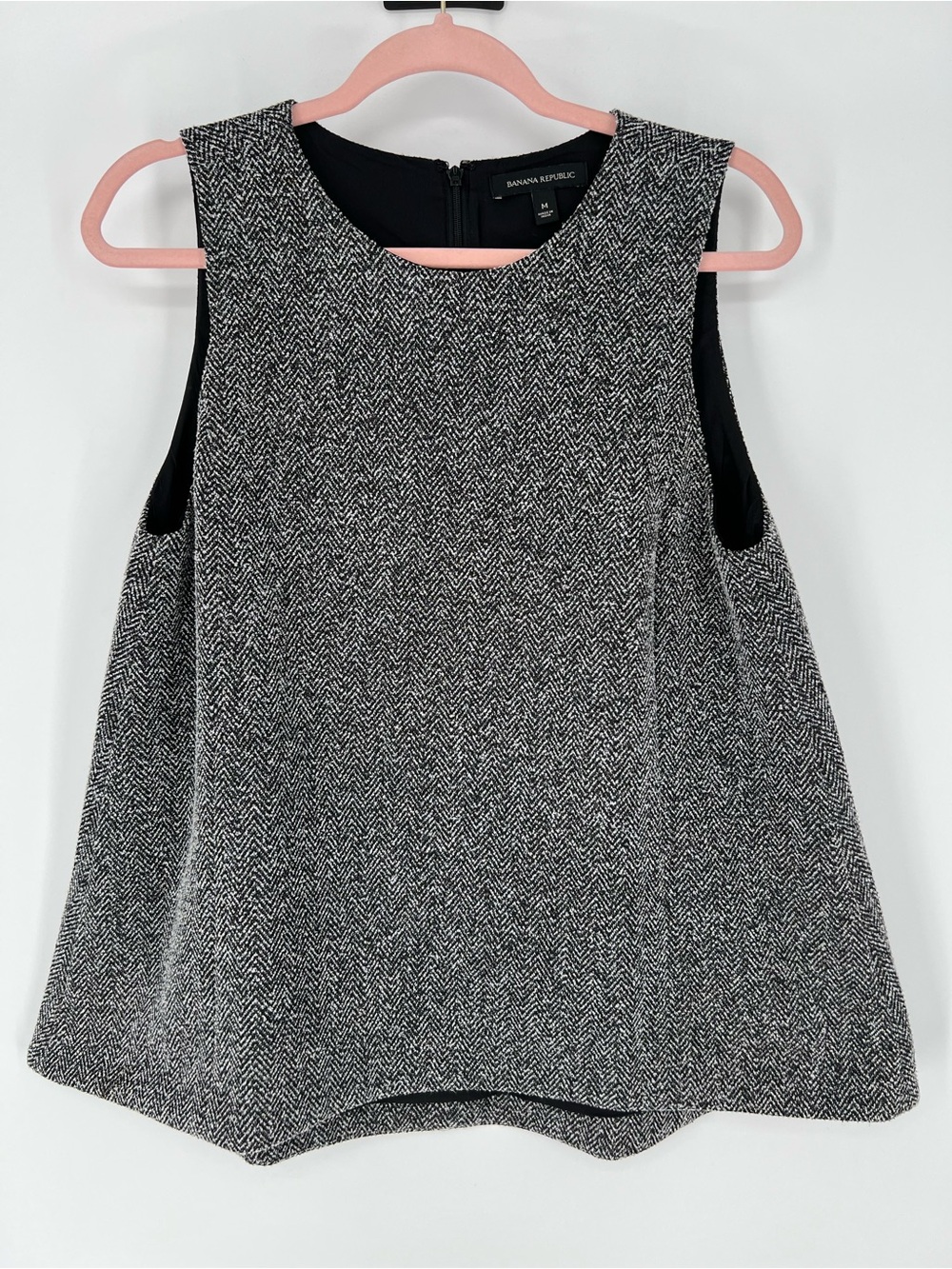 Banana Republic Black & White Herringbone Sleeveless Tank